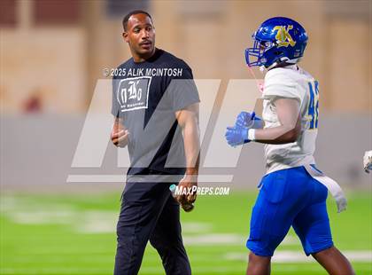 Thumbnail 2 in Klein @ Cypress Ranch (UIL Football 6A D1 Bi-District) photogallery.