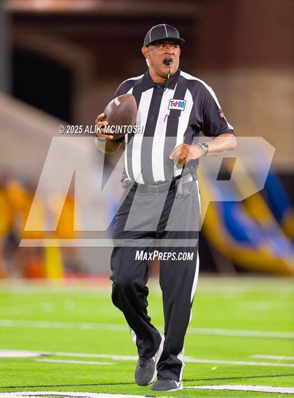 Thumbnail 1 in Klein @ Cypress Ranch (UIL Football 6A D1 Bi-District) photogallery.