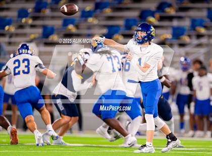Thumbnail 2 in Klein @ Cypress Ranch (UIL Football 6A D1 Bi-District) photogallery.