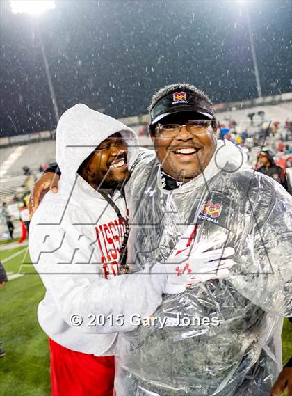 Thumbnail 1 in Bellarmine College Prep vs. Mission Viejo (CIF State Division 1-AA Final) photogallery.