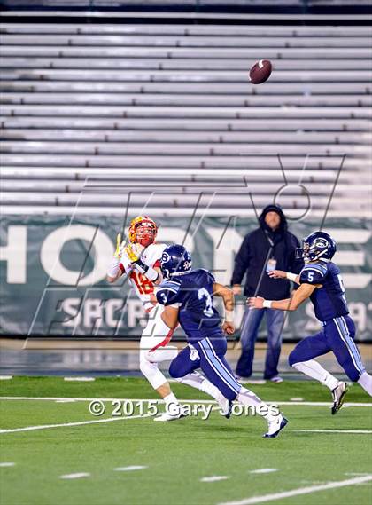 Thumbnail 2 in Bellarmine College Prep vs. Mission Viejo (CIF State Division 1-AA Final) photogallery.