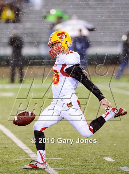 Thumbnail 3 in Bellarmine College Prep vs. Mission Viejo (CIF State Division 1-AA Final) photogallery.