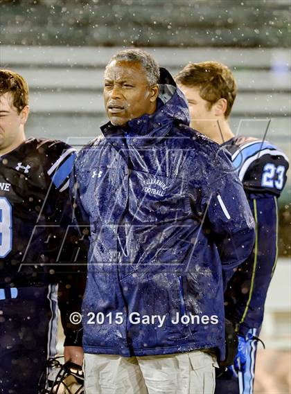 Thumbnail 3 in Bellarmine College Prep vs. Mission Viejo (CIF State Division 1-AA Final) photogallery.