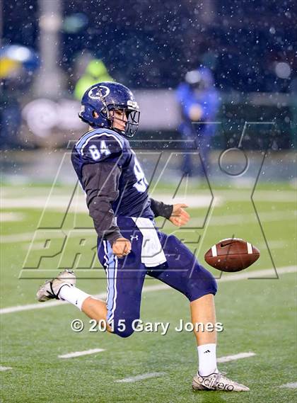 Thumbnail 1 in Bellarmine College Prep vs. Mission Viejo (CIF State Division 1-AA Final) photogallery.