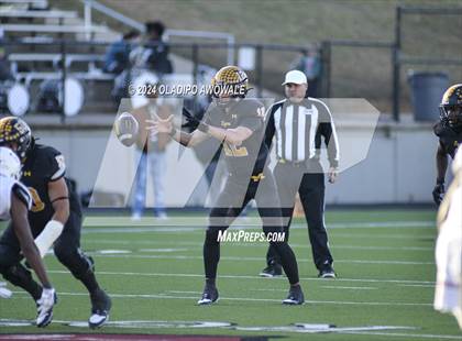 Thumbnail 2 in Jefferson @ Malakoff (UIL Football 3A DI Region II Regional Playoff) photogallery.