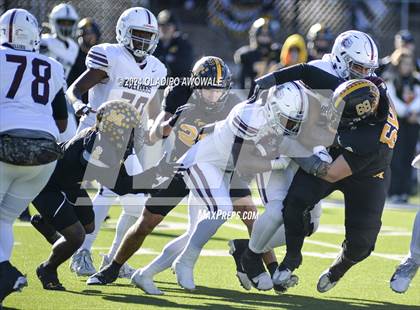 Thumbnail 3 in Jefferson @ Malakoff (UIL Football 3A DI Region II Regional Playoff) photogallery.