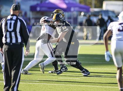 Thumbnail 2 in Jefferson @ Malakoff (UIL Football 3A DI Region II Regional Playoff) photogallery.