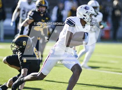 Thumbnail 3 in Jefferson @ Malakoff (UIL Football 3A DI Region II Regional Playoff) photogallery.
