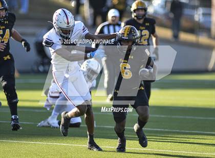 Thumbnail 3 in Jefferson @ Malakoff (UIL Football 3A DI Region II Regional Playoff) photogallery.