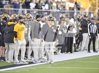 Thumbnail 1 in Jefferson @ Malakoff (UIL Football 3A DI Region II Regional Playoff) photogallery.