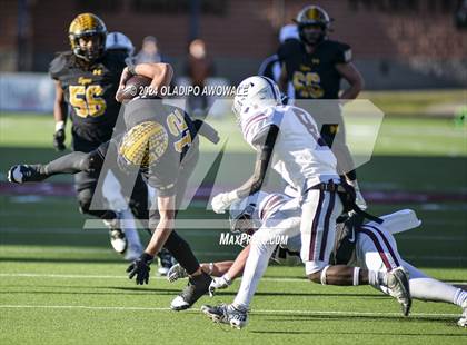 Thumbnail 3 in Jefferson @ Malakoff (UIL Football 3A DI Region II Regional Playoff) photogallery.