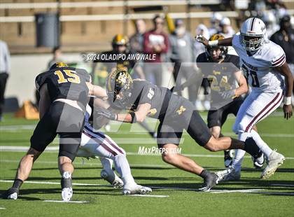 Thumbnail 3 in Jefferson @ Malakoff (UIL Football 3A DI Region II Regional Playoff) photogallery.