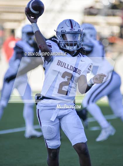 Thumbnail 2 in Jefferson @ Malakoff (UIL Football 3A DI Region II Regional Playoff) photogallery.