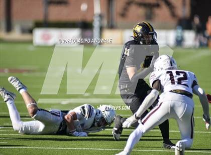 Thumbnail 1 in Jefferson @ Malakoff (UIL Football 3A DI Region II Regional Playoff) photogallery.
