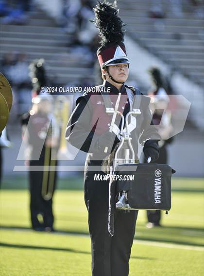 Thumbnail 1 in Jefferson @ Malakoff (UIL Football 3A DI Region II Regional Playoff) photogallery.