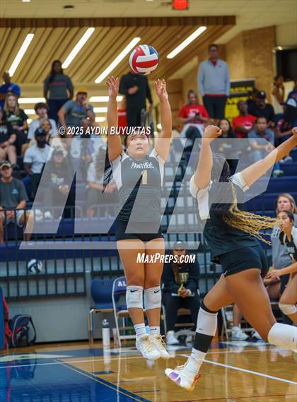 Thumbnail 2 in Plano vs. Plano East photogallery.
