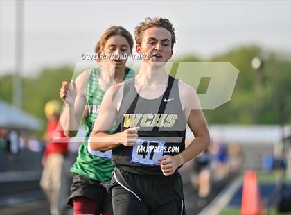 Thumbnail 2 in IHSAA Sectional 17 (1600 Meter) photogallery.