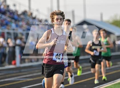 Thumbnail 3 in IHSAA Sectional 17 (1600 Meter) photogallery.
