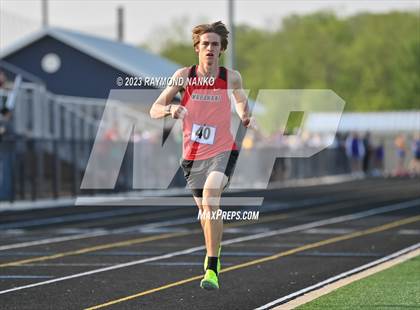 Thumbnail 3 in IHSAA Sectional 17 (1600 Meter) photogallery.