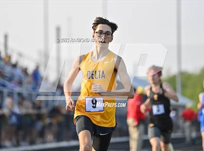 Thumbnail 1 in IHSAA Sectional 17 (1600 Meter) photogallery.
