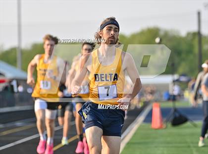 Thumbnail 1 in IHSAA Sectional 17 (1600 Meter) photogallery.