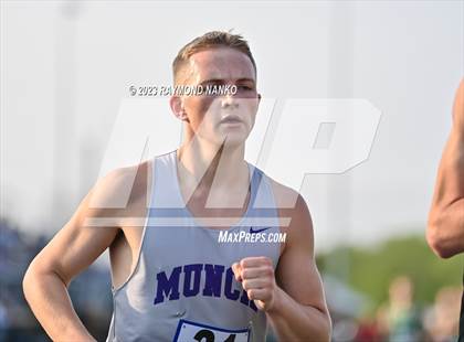 Thumbnail 2 in IHSAA Sectional 17 (1600 Meter) photogallery.