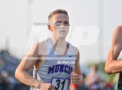 Thumbnail 1 in IHSAA Sectional 17 (1600 Meter) photogallery.