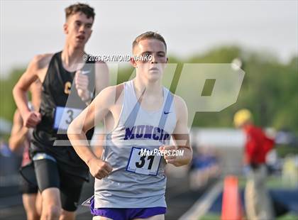 Thumbnail 3 in IHSAA Sectional 17 (1600 Meter) photogallery.