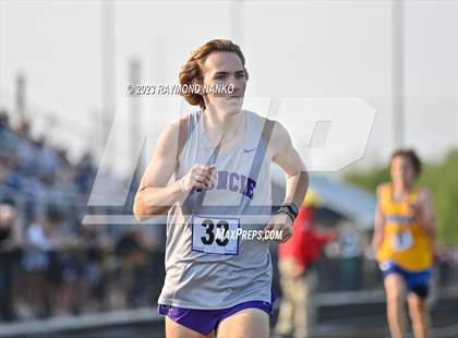 Thumbnail 1 in IHSAA Sectional 17 (1600 Meter) photogallery.