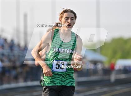 Thumbnail 3 in IHSAA Sectional 17 (1600 Meter) photogallery.