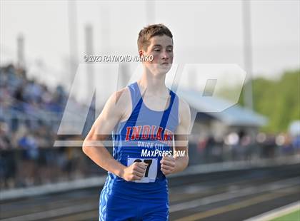 Thumbnail 1 in IHSAA Sectional 17 (1600 Meter) photogallery.