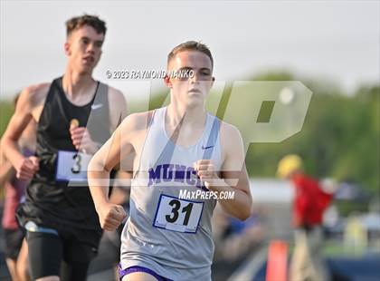 Thumbnail 1 in IHSAA Sectional 17 (1600 Meter) photogallery.