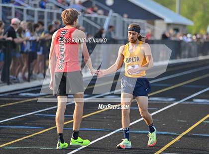 Thumbnail 1 in IHSAA Sectional 17 (1600 Meter) photogallery.