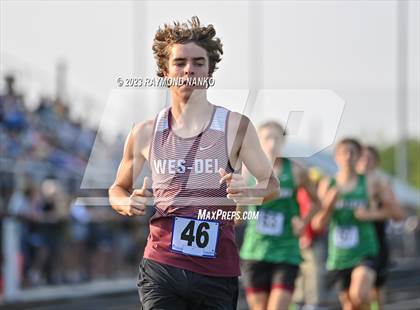 Thumbnail 3 in IHSAA Sectional 17 (1600 Meter) photogallery.
