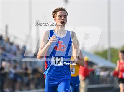 Thumbnail 2 in IHSAA Sectional 17 (1600 Meter) photogallery.
