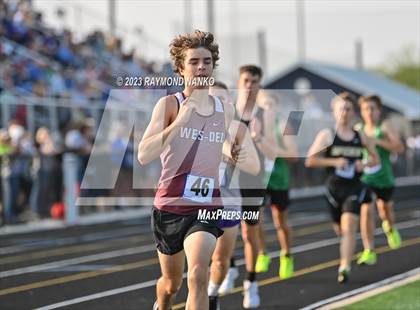 Thumbnail 2 in IHSAA Sectional 17 (1600 Meter) photogallery.