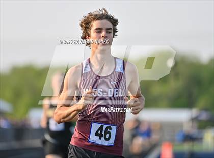 Thumbnail 2 in IHSAA Sectional 17 (1600 Meter) photogallery.
