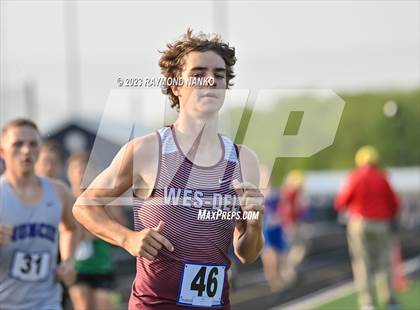 Thumbnail 2 in IHSAA Sectional 17 (1600 Meter) photogallery.