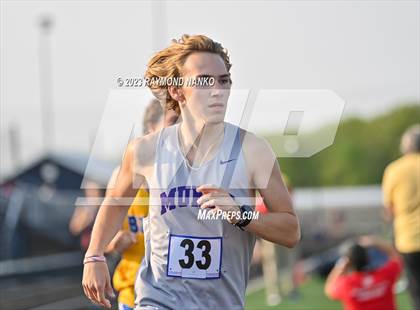 Thumbnail 3 in IHSAA Sectional 17 (1600 Meter) photogallery.
