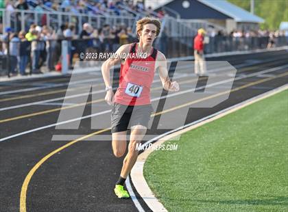 Thumbnail 1 in IHSAA Sectional 17 (1600 Meter) photogallery.