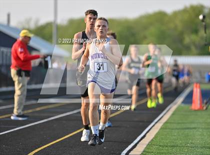 Thumbnail 2 in IHSAA Sectional 17 (1600 Meter) photogallery.