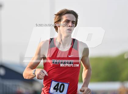 Thumbnail 1 in IHSAA Sectional 17 (1600 Meter) photogallery.