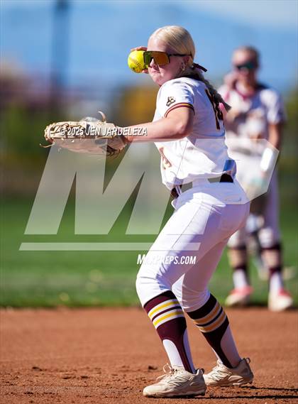 Thumbnail 3 in Windsor vs. Holy Family (CHSAA 4A Championship) photogallery.