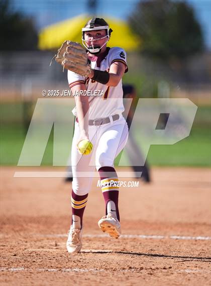 Thumbnail 3 in Windsor vs. Holy Family (CHSAA 4A Championship) photogallery.