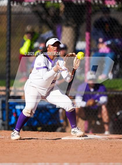 Thumbnail 1 in Windsor vs. Holy Family (CHSAA 4A Championship) photogallery.