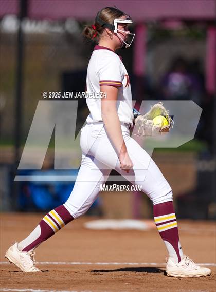 Thumbnail 3 in Windsor vs. Holy Family (CHSAA 4A Championship) photogallery.