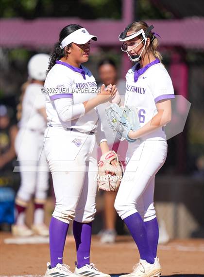 Thumbnail 2 in Windsor vs. Holy Family (CHSAA 4A Championship) photogallery.