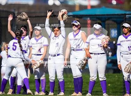 Thumbnail 3 in Windsor vs. Holy Family (CHSAA 4A Championship) photogallery.