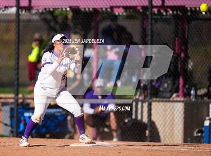 Thumbnail 2 in Windsor vs. Holy Family (CHSAA 4A Championship) photogallery.