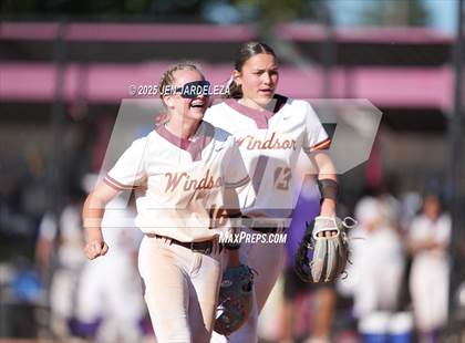 Thumbnail 1 in Windsor vs. Holy Family (CHSAA 4A Championship) photogallery.